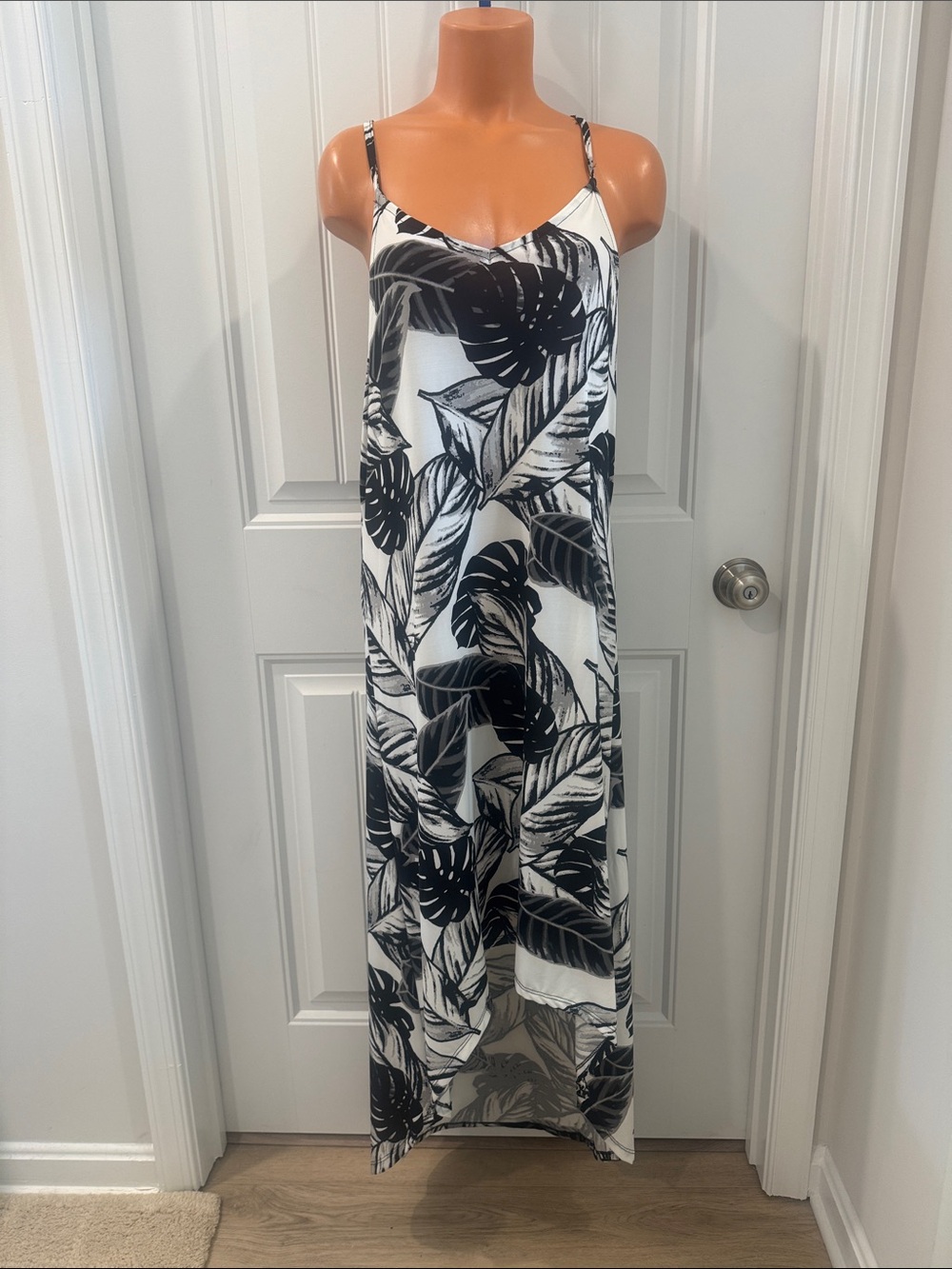SANDIVA White Black Gray Leaf Print Swim Pool Cover-up Dress L Large $50 EUC KL